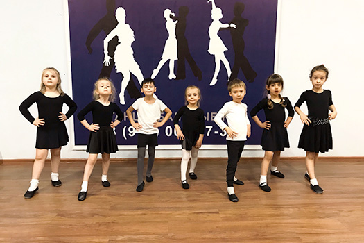 Школа танцев Притяжение. Занятия летом:  набор детей 4-5 лет в школу танцев.